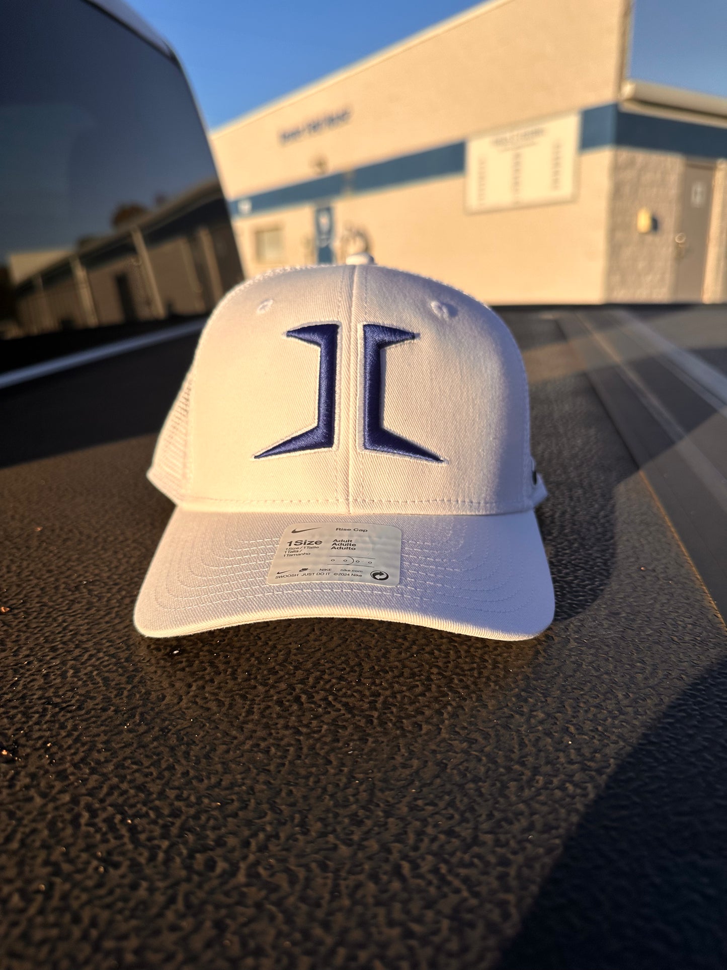 Nike - School Logo Snap