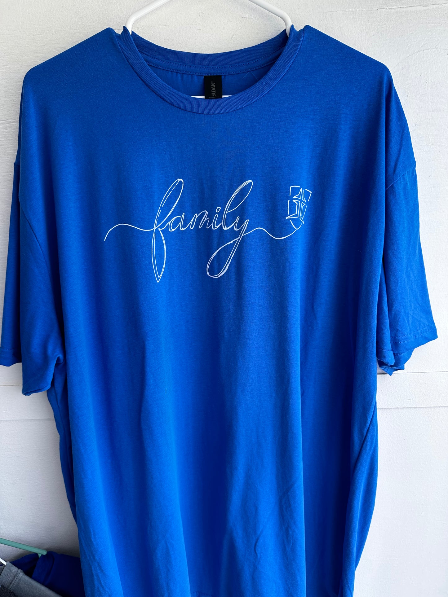 Gildan Ringspun - Family with Crest
